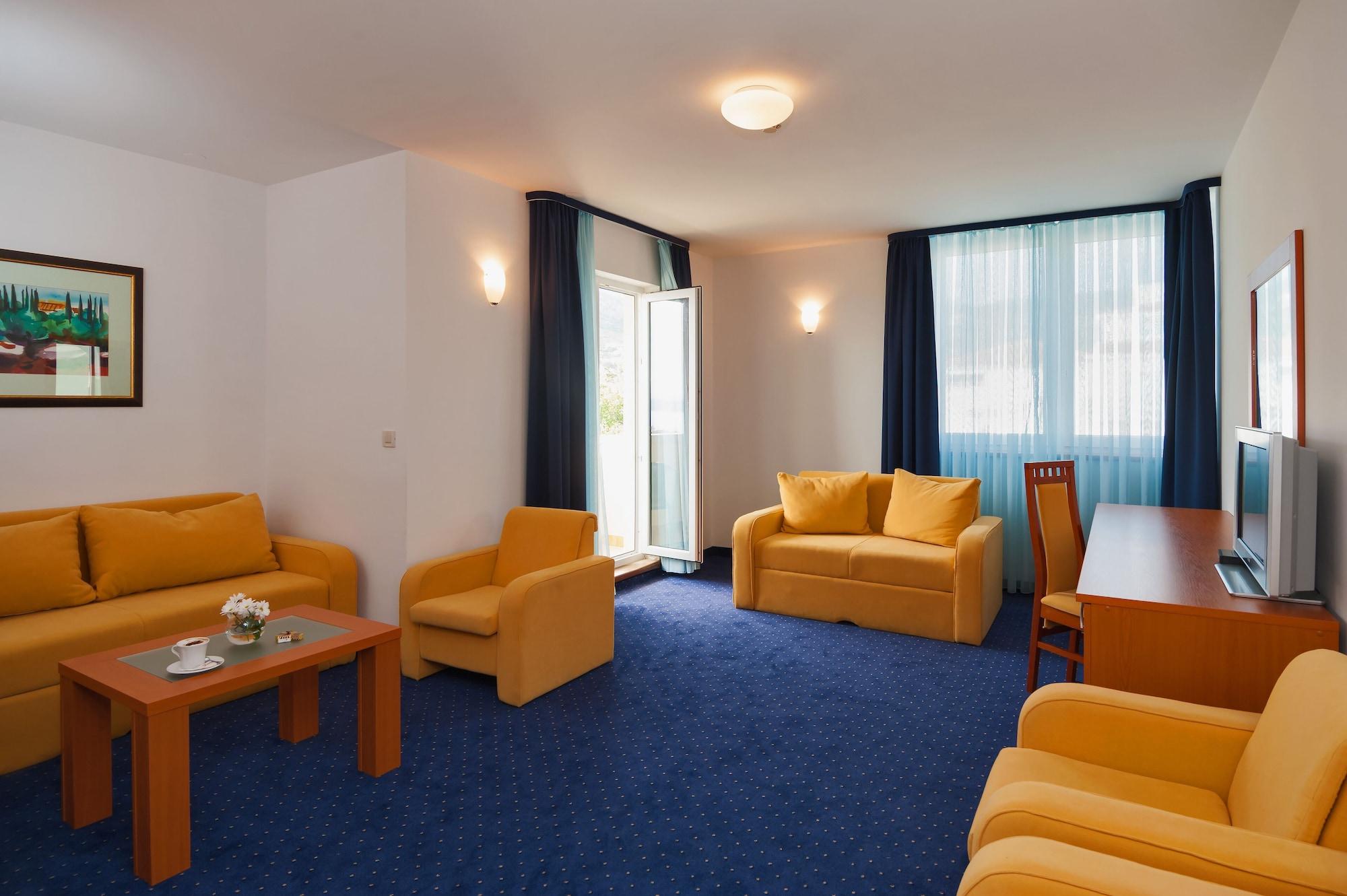 Hotel Rotondo سيغيت دونيي المظهر الخارجي الصورة