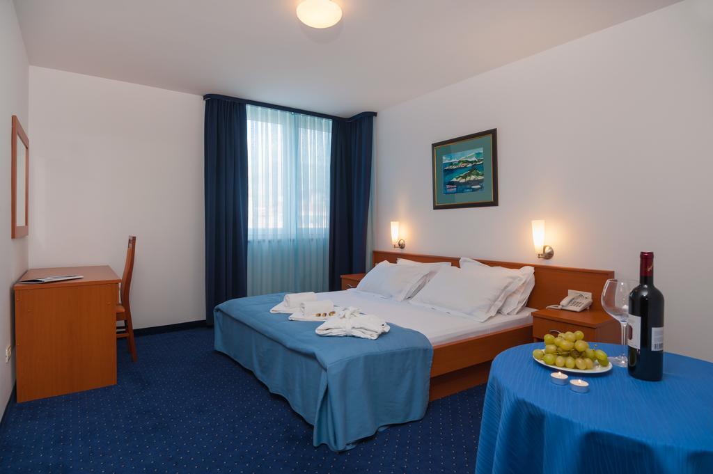 Hotel Rotondo سيغيت دونيي الغرفة الصورة